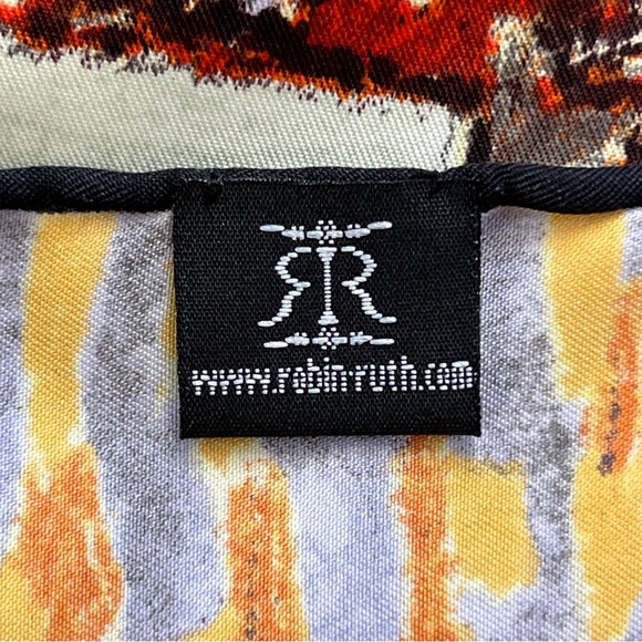 Robin Ruth Picasso-Inspired Scarf - Picture 5 of 6